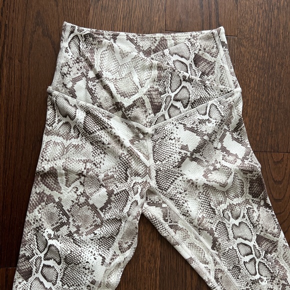 Victoria Secret’s leggings 7/8 - Picture 4 of 7